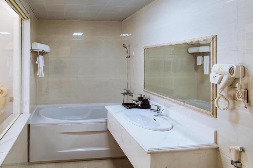 Sun Ha Long Hotel エクステリア 写真